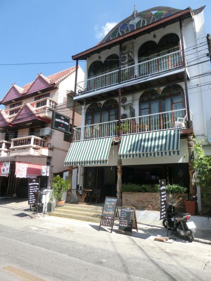 ホテル The Travellers Arms チエンマイ エクステリア 写真